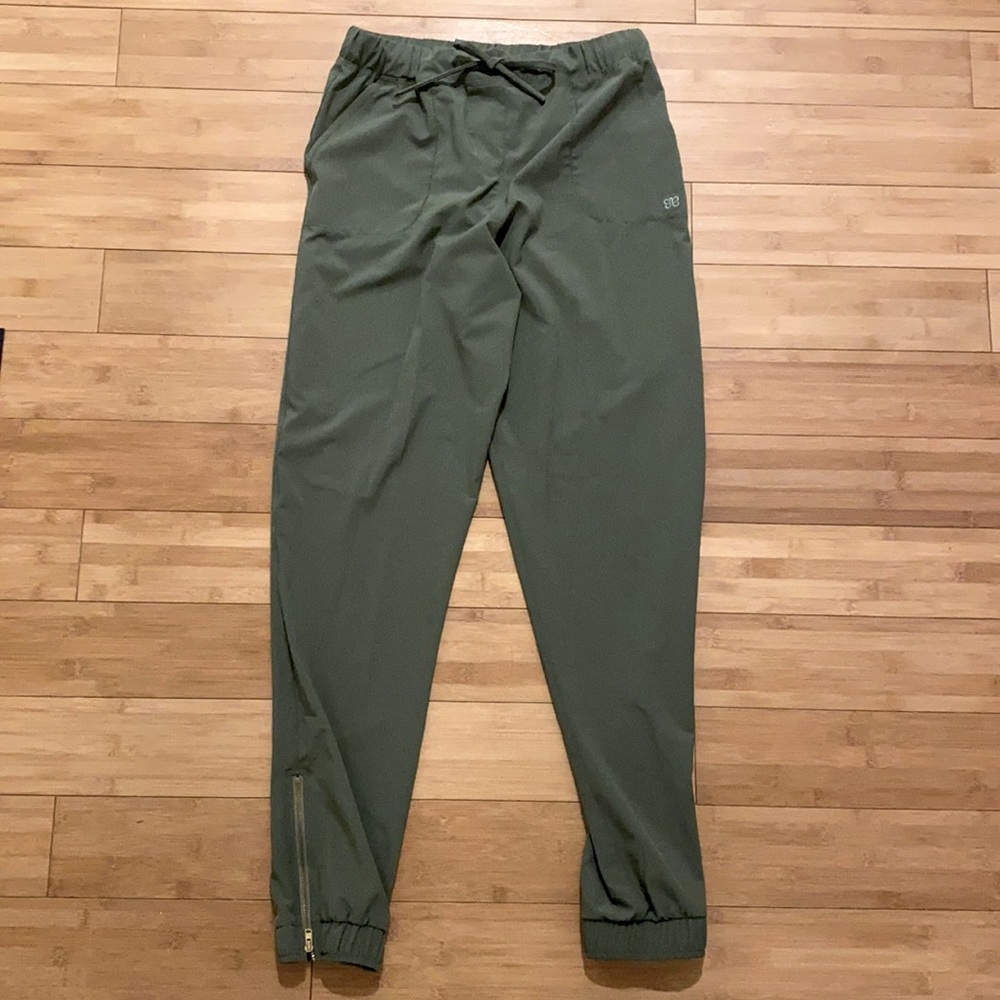 Albion Fit Jetsetters - Green Joggers Size S(tall)